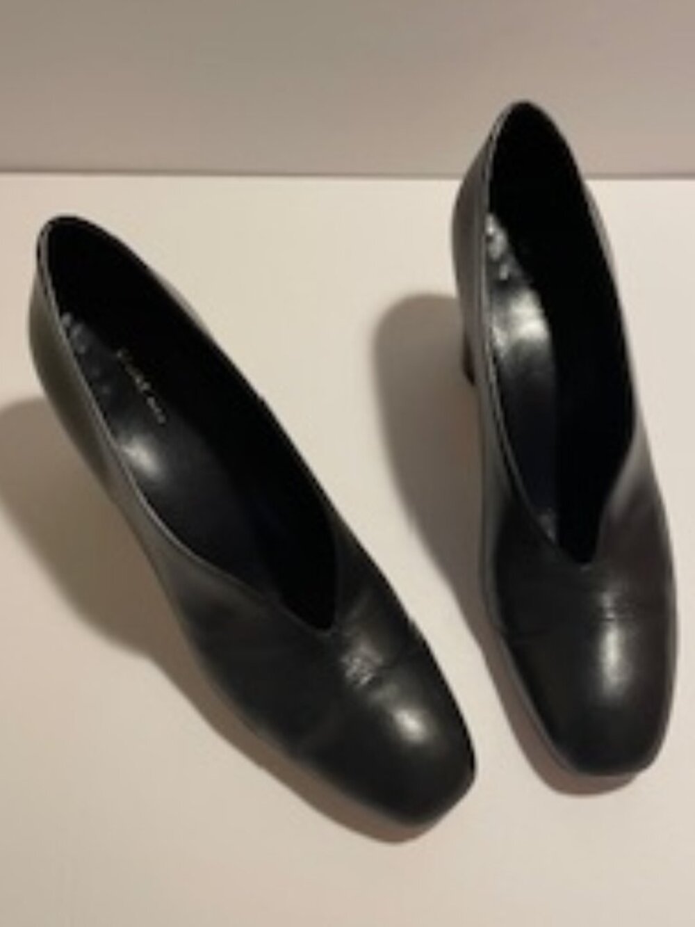 Celine Black Calfskin V Neck Chunky Heel 2.75" Pumps - Size 8 - Picture 2 of 5